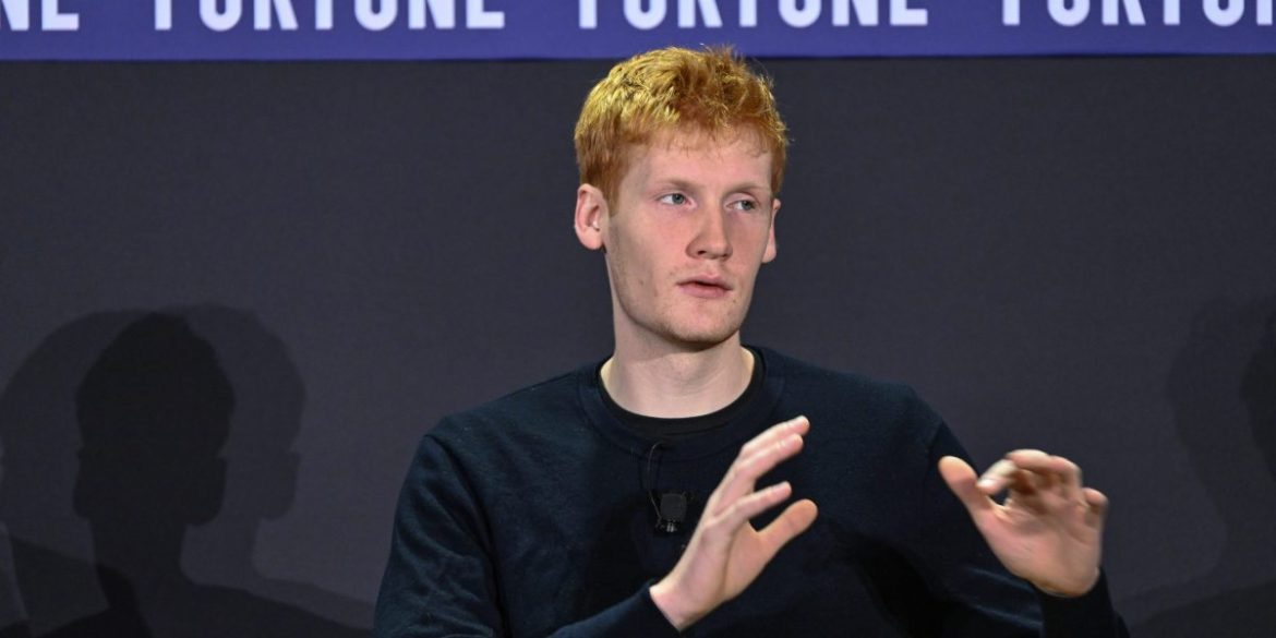 Cursor used a swarm of AI agents powered by OpenAI to build and run a web browser for a week—with no human help. Here’s why developers are buzzing