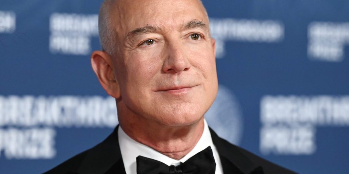Tech billionaires are watching their wealth free-fall amid an AI-driven slump—Larry Ellison and Jeff Bezos have lost more than $66 billion this year