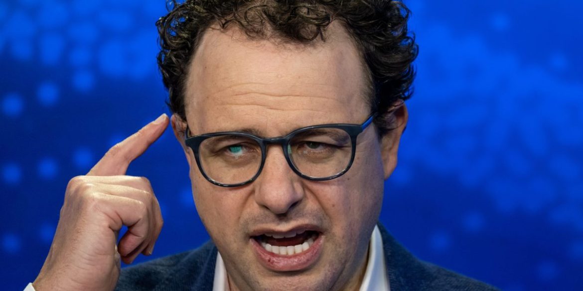 Trump orders U.S. government to stop using Anthropic but gives Pentagon six months to phase it out while Hegseth adds supply-chain risk designation