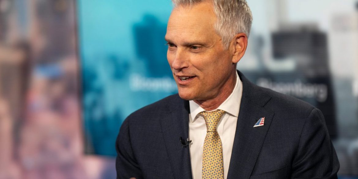 American Airlines CEO’s crisis grows as flight attendant union calls for him to step down
