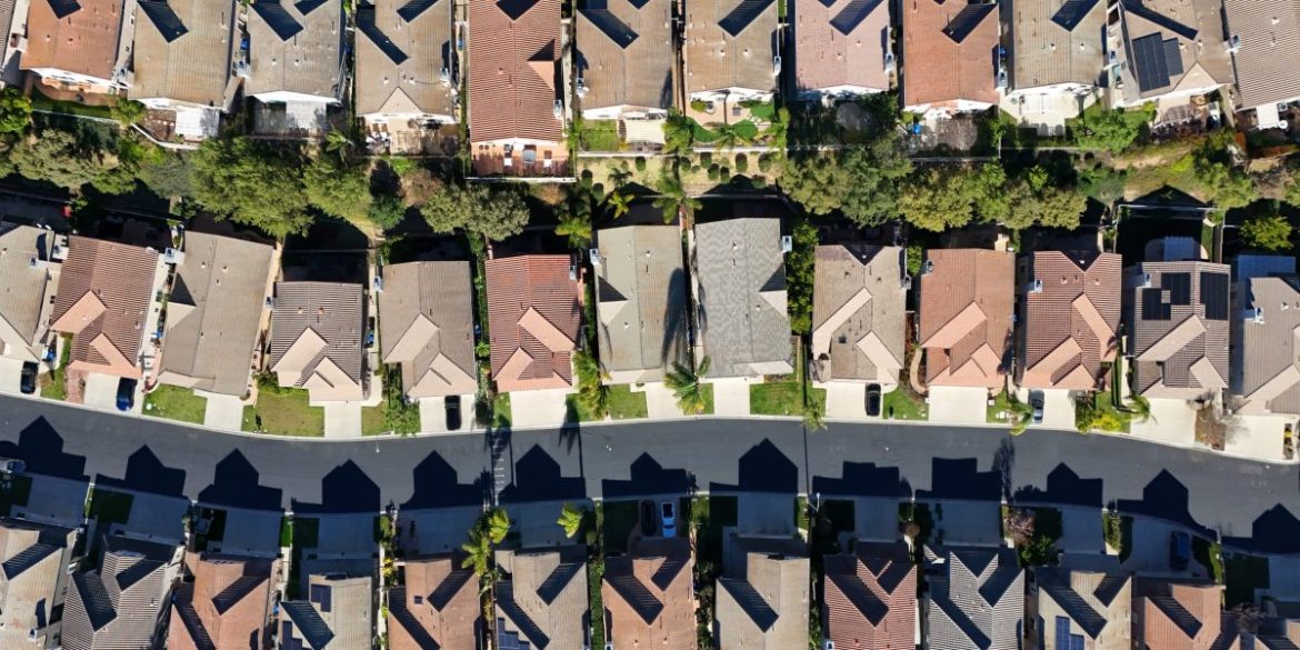 The 45-year decline of the middle class costs you $12,000 a year