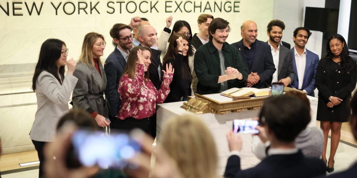 Robinhood wants everyone to be able to invest in hot startups like Databricks and Ramp, but how much risk will investors take on?