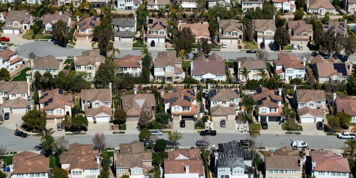 Nearly three in five Americans think AI will push homeownership even further out of reach
