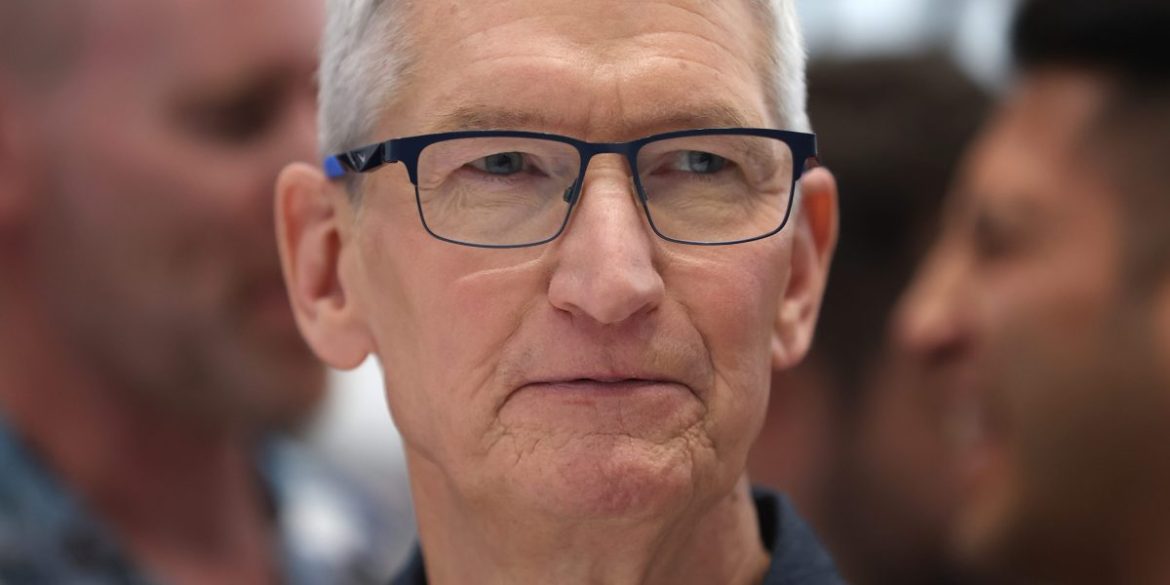 Dan Ives slams Apple’s tech showcase as ‘an episode out of ‘Back to the Future” and turns up the heat on Tim Cook over ‘elephant in the room’