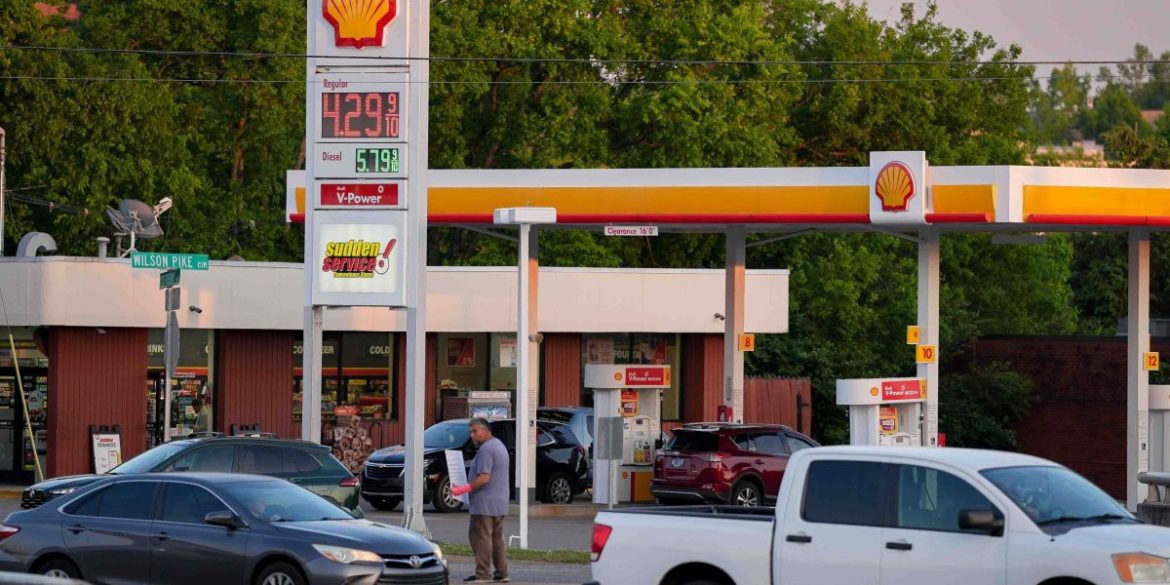 U.S. Energy Sec says gas prices have likely peaked, but won’t go below $3 until 2027. Trump says he’s ‘totally wrong’ about the timeline