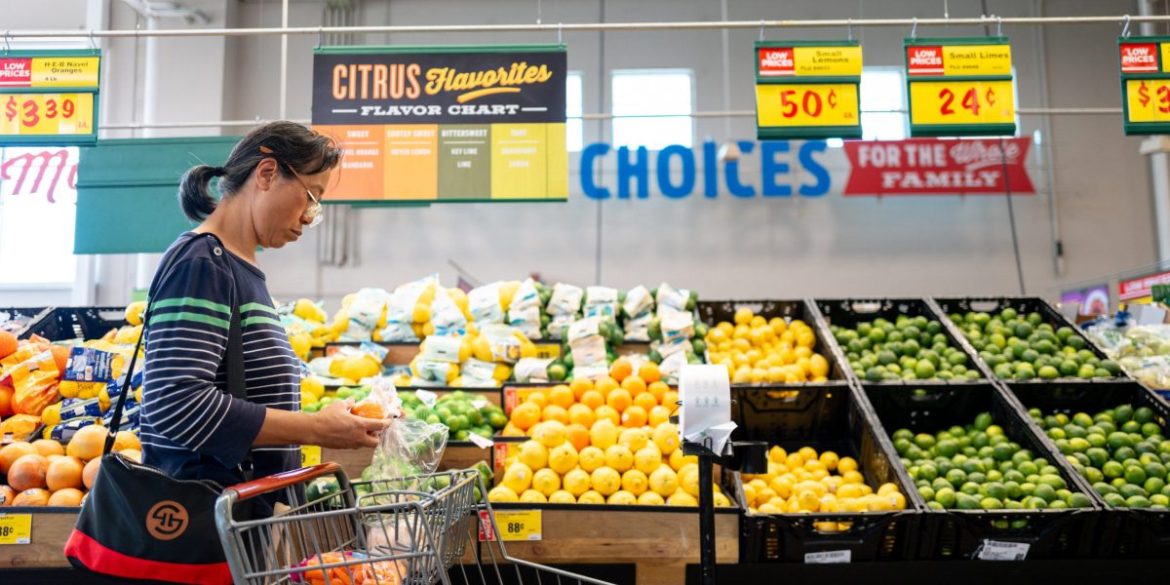 More Americans are going hungry now than during the pandemic, as people face a ‘remarkable’ rise in food insecurity, New York Fed says