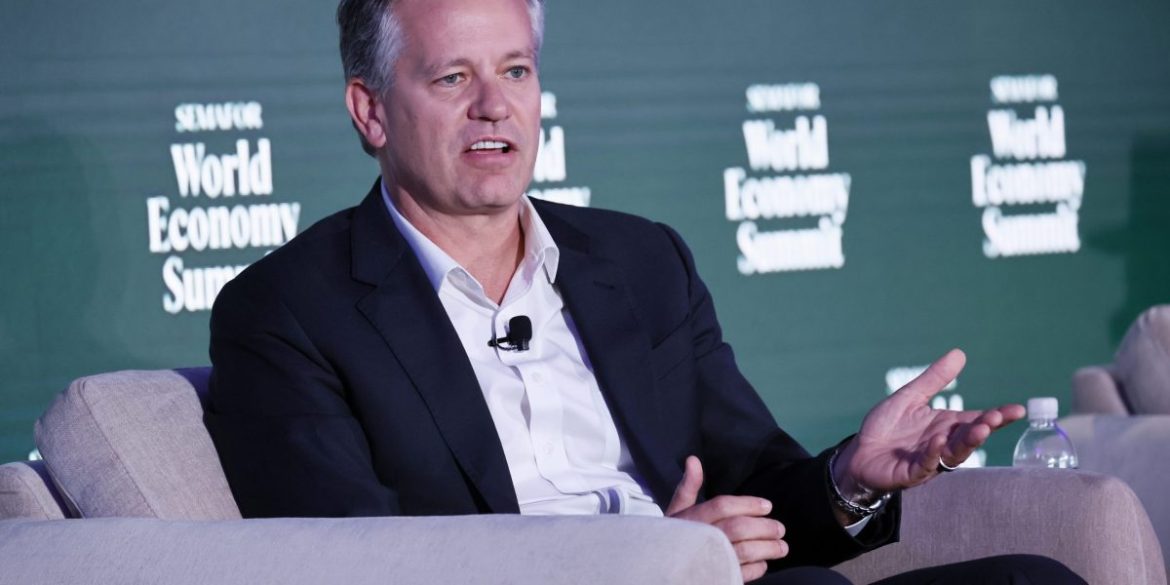 Walmart CEO John Furner says even wealthy shoppers are now shopping at the discount grocery chain as high prices stretch six-figure earners