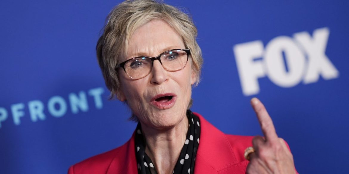 Former ‘Glee’ star Jane Lynch says the secret to career success isn’t a 10-year plan: ‘Life doesn’t care about your timeline’